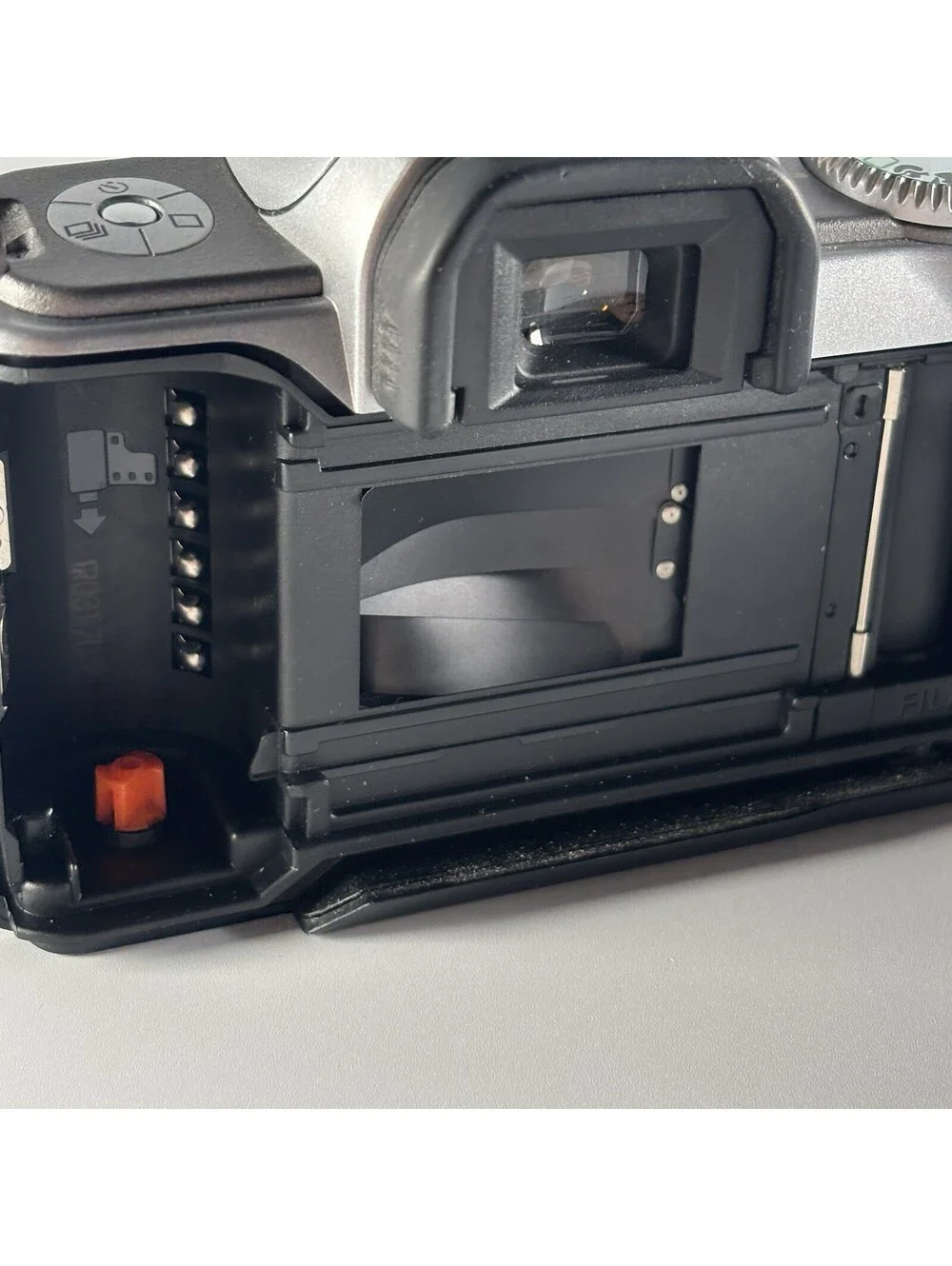 Canon EOS Rebel Ti 35MM Film Camera For PARTS / REPAIR Shutter Damage -Untested